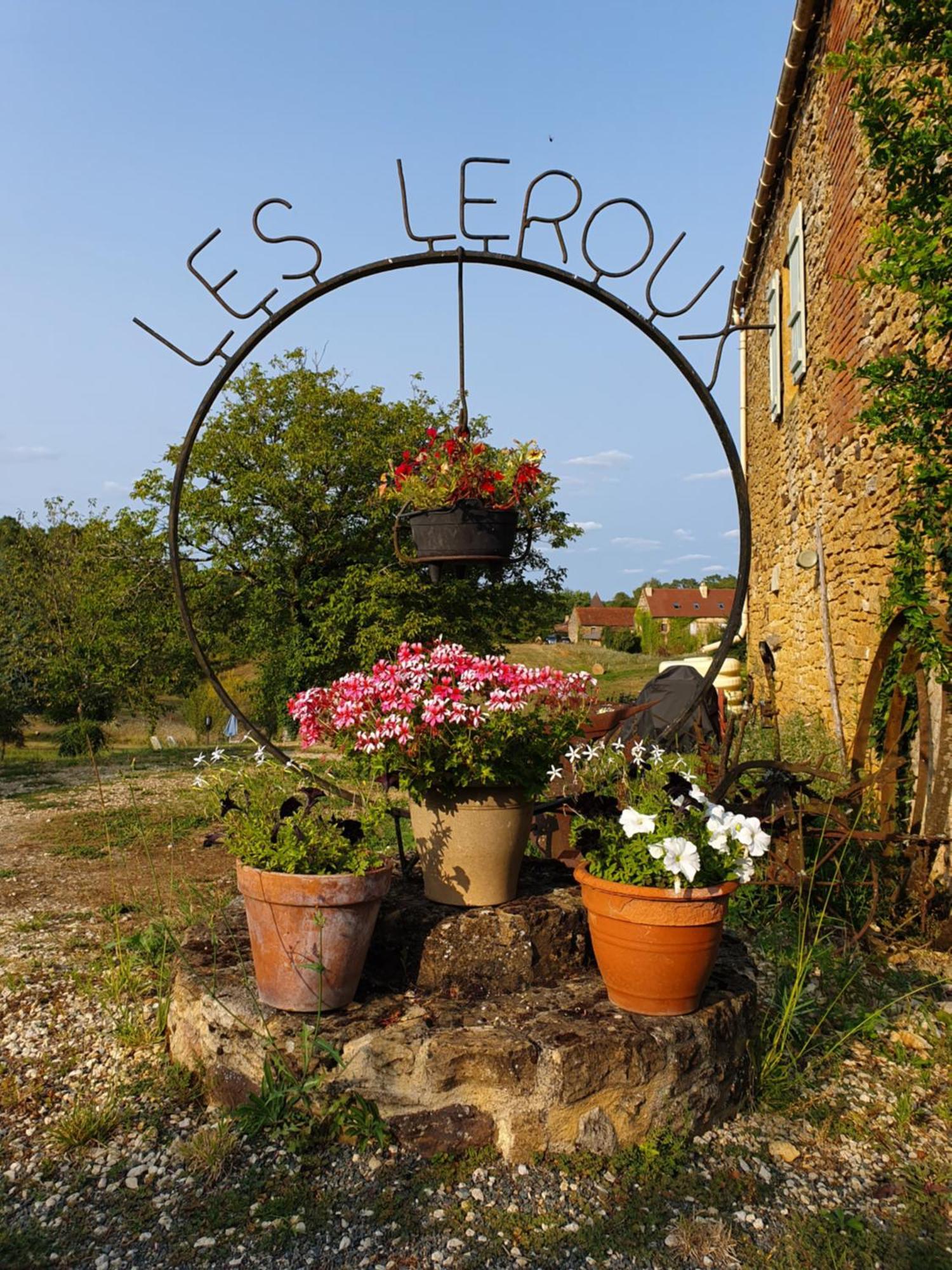 La Libellule And Le Papillon Gites At Les Leroux, Near Frayssinet-le-Gélat Buitenkant foto